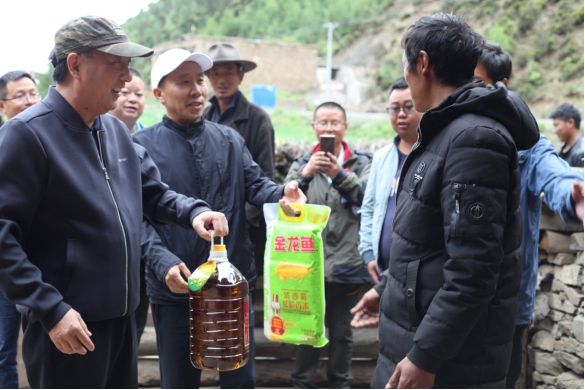 践行初心使命 助推墟落振兴 - 新利体育