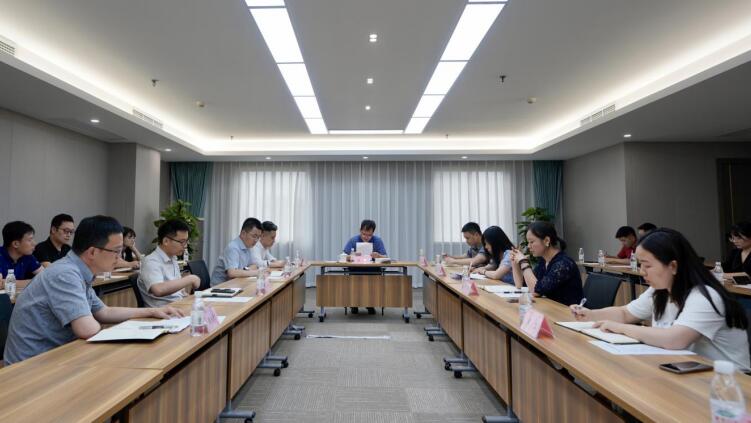 新利体育集团召开规范上市公司营业治理专题会