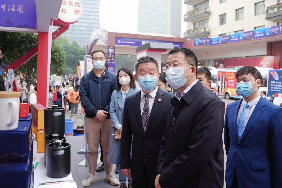 新利体育集团向导赴2022锦江宾馆酒类商务洽谈会现场检查指导事情