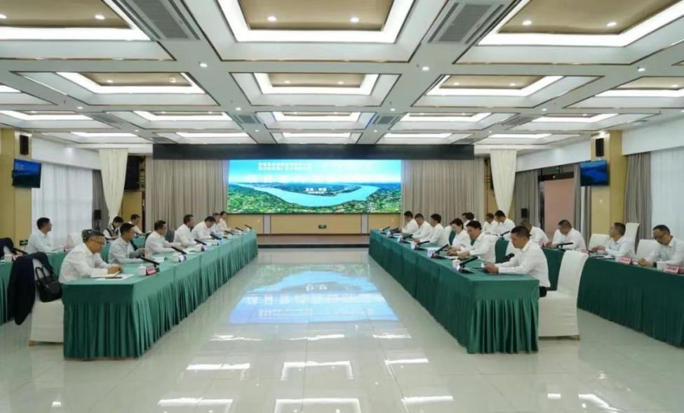 集团向导出席宜宾南溪区项目签约及授牌仪式 - 新利体育