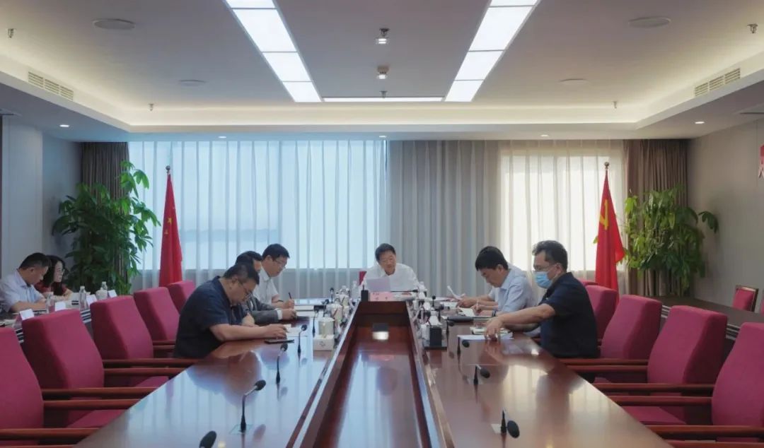 省新利体育集团党委召开学习贯彻习近平新时代中国特色社会主义头脑主题教育专题钻研暨党委理论学习中心组钻研会