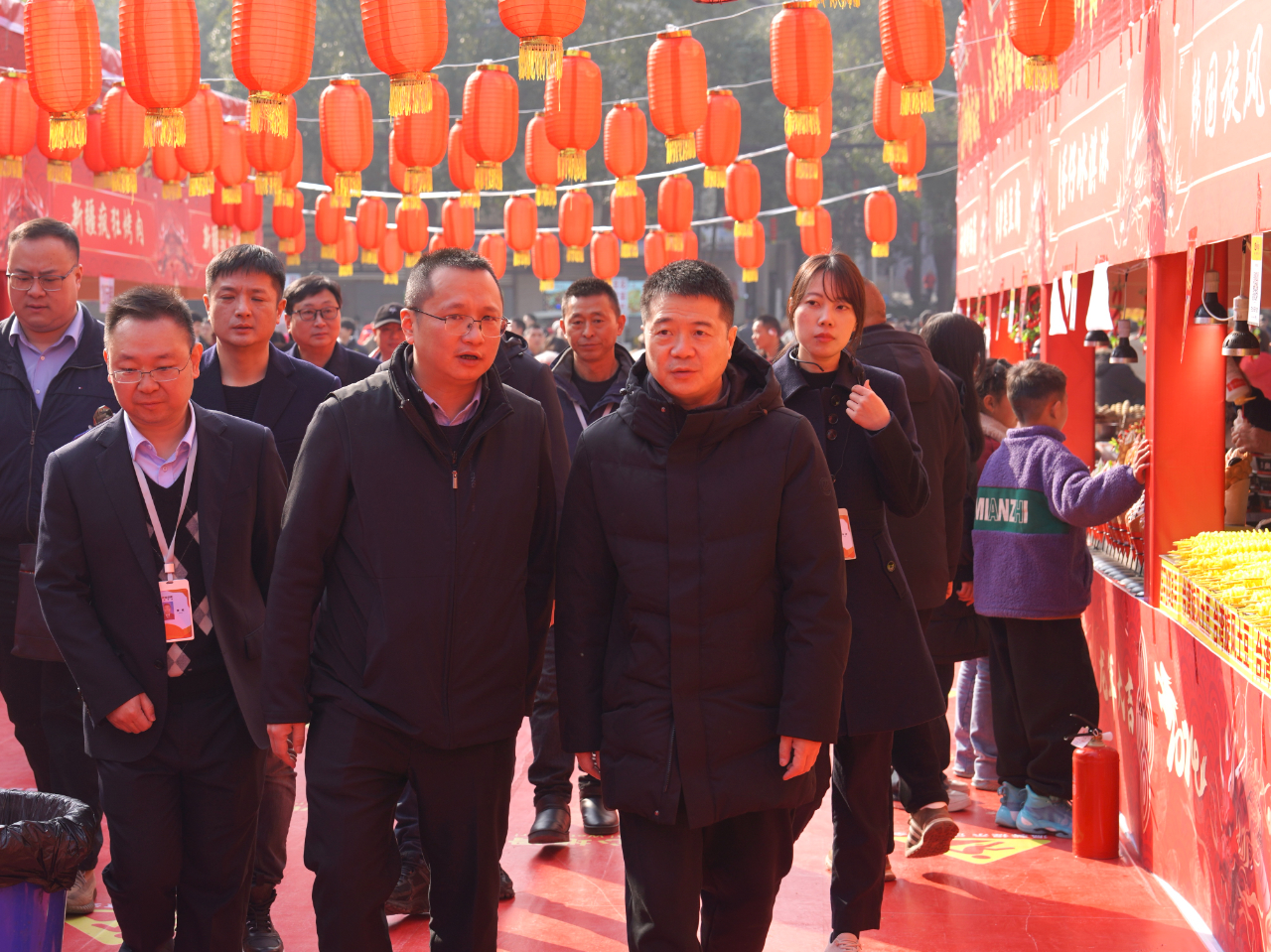 省新利体育集团党委书记、董事长游勇检查督导春节清静生产事情并探望慰问坚守岗位的一线干部员工 - 新利体育