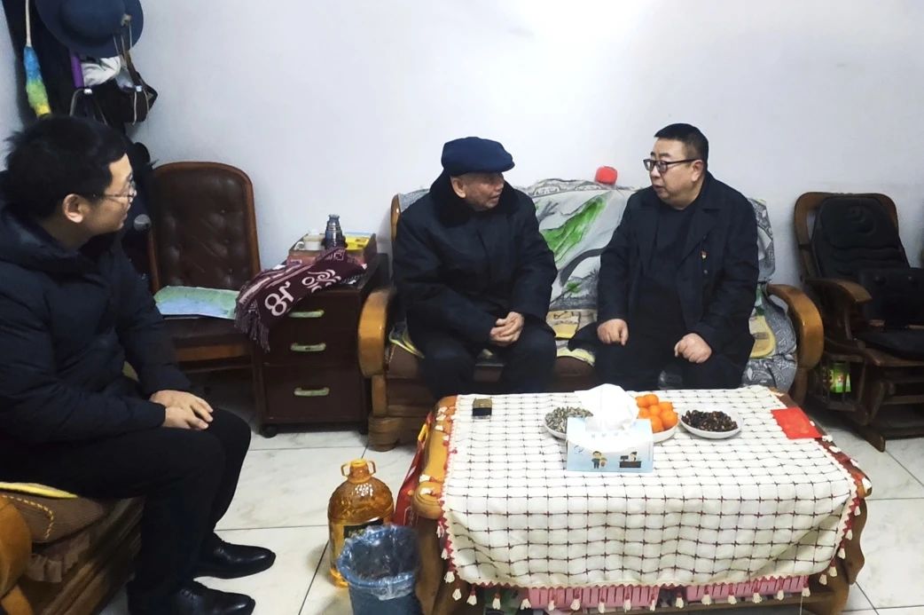 省新利体育集团向导班子成员走访慰问生涯难题党员、老党员、老干部 - 新利体育
