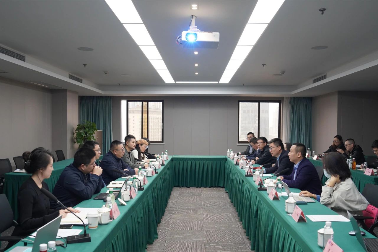 省新利体育集团与内蒙古伊利实业集团举行座谈交流会