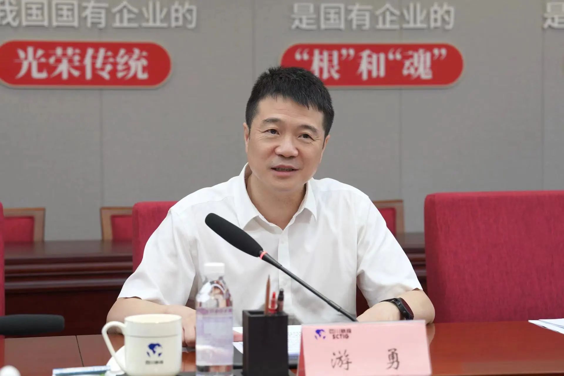 省委外办主任张涛一行赴省新利体育集团调研指导事情 - 新利体育