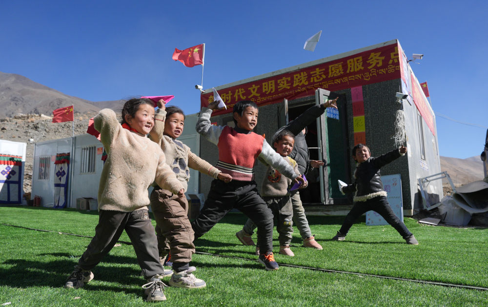 向着中国式现代化奋力进发——写在2025年天下两会召开之际 - 新利体育