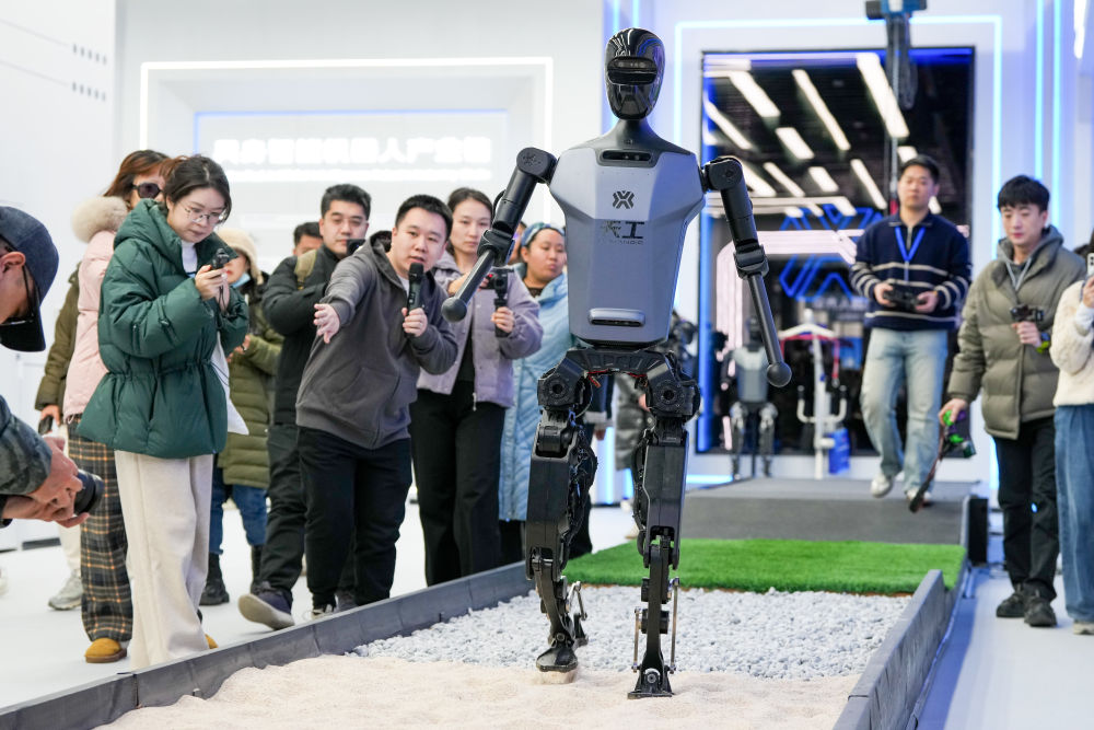 向着中国式现代化奋力进发——写在2025年天下两会召开之际 - 新利体育
