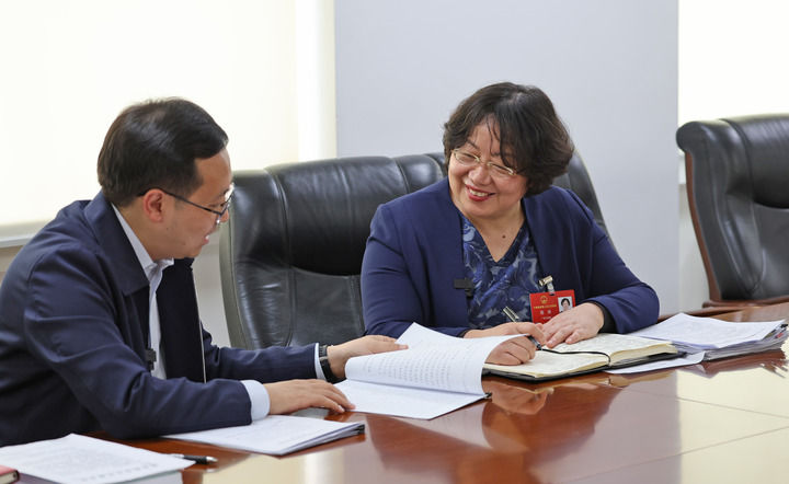 听民意 汇民智丨让“民意直通车”越发便捷高效——2025年旁听天下两会事情扫描 - 新利体育