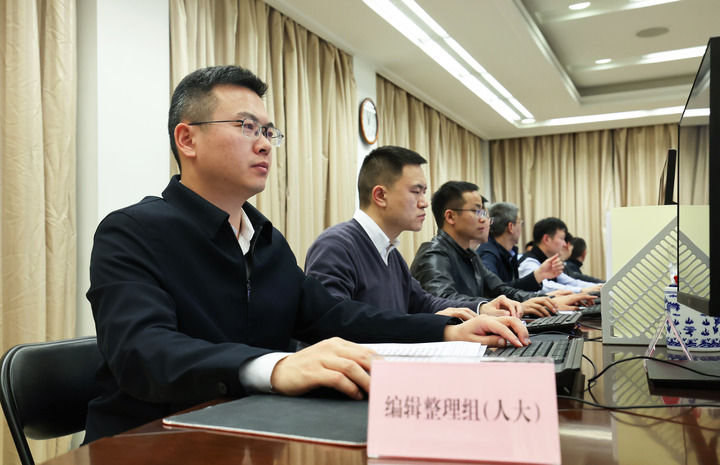 听民意 汇民智丨让“民意直通车”越发便捷高效——2025年旁听天下两会事情扫描 - 新利体育