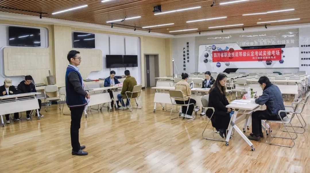 深耕党建引领，，，，，，厚植主责主业——新利体育教育公司扎实推进 “小而美” 国企刷新走深走实 - 新利体育