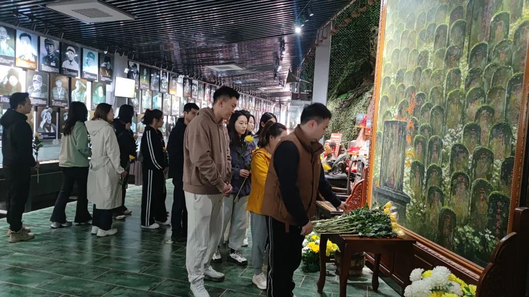 省新利体育集团团委组织团员青年加入在川国企团委主题团日运动 - 新利体育
